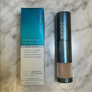 COLORSCIENCE Sunforgettable® Total
Protection® Brush-On Shield SPF 50 -
MEDIUM